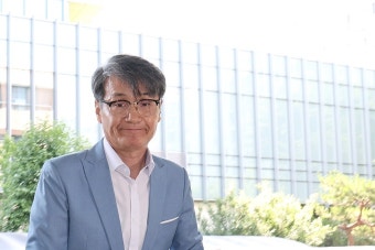 디올백 건넨 최재영 목사, 경찰 출석 “김 여사도 포토라인 세워 해명해야”