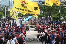 한우 반납 투쟁 축사