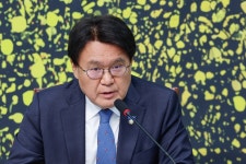 ‘울산시장 선거개입’ 2심 무죄 황운하 “윤석열에 책임 물어야”