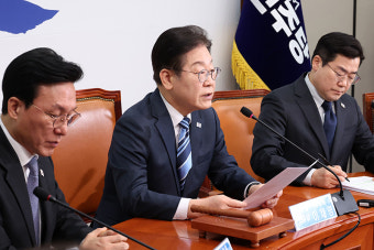 국민의힘의 ‘우클릭’ 비난에 이재명 “상황 바뀌는데 변하지 않으면 바보”