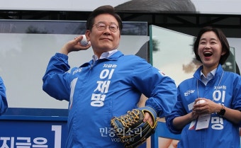 기표 기호 야구공 투구하는 이재명 후보