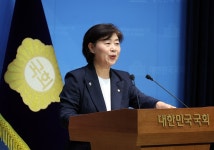 ‘법사위원장 넘겨라’ 국힘 요구에 서영교 “내란 종식 위해선 절대 안 돼”
