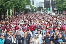 민주노총 “노동현장서 윤석열 지워야” 조합원, 시민 함께 총파업 대행진