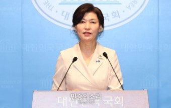 매관매직 의혹 이배용 국가교육위원장 사퇴 촉구하는 강경숙 의원