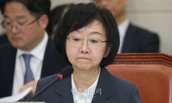 의원 질의 듣는 오유경 식품의약품안전처장