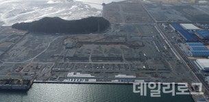 부산신항 노른자라던 서컨터미널, 어쩌다 이 지경 됐나