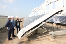 동서발전, 태양광 청소로봇 실증 테스트베드가 되다