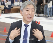 [인터뷰] 권혁태 대표이사/ ㈜신명마루…친환경 마루재 전도사