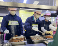 인천도시가스, 25년째 이어온 무료급식 봉사… 지역사회 나눔의 본보기