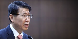 은성수 금융위원장, 학생 창업기업에 세상을 바꾸는 힘 돼달라 격려