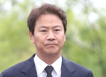한국 검찰, 이상직 전 국회의원 중소벤처기업진흥공단 이사장 임명 의혹 조사에 임종석 전 대통령 비서실장 조사 결정