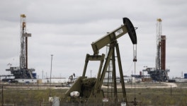 국제유가, 사우디 자발적 감산 결정에 오름세...WTI 0.4% 상승