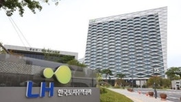 [뉴스팩트]LH 임직원, 공공주택 투자로 수억원 차익 실현 1379명...故 손정민씨 친구 참고인 조사 완료 外