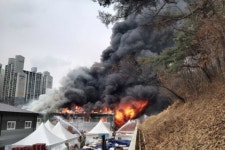 [금일 사건사고 주요기사] 전복 차량 운전자 구조 중 사망 서원채 씨 의사상자 인정...노동자 사망 인천컨테이너터미널 작업중지 명령 확대 外