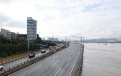 강변북로 마포∼한강대교 통제...서울 도로 곳곳 통행금지