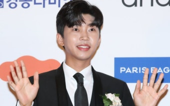 임영웅, 자작곡 '모래 알갱이' 음원 차트 1위