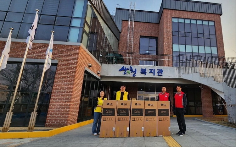 영남 산불 피해 현장, 성금 행렬로 지역 회복 속도낸다
