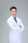 임플란트 수술 시 통증·출혈 줄이려면 의사에게 이것 알리세요
