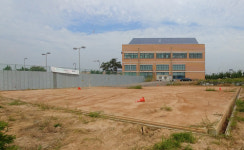 인천체고, 골프연습장 건립 두고 비판