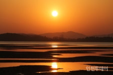 [인천핫플] 갯벌에 아지랑이가 새겨진 동검도