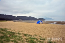 비류백제 해상무역 거점에서 만난 풍광들, 덕적도(중)