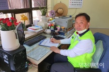 [인천피플] 교직은 떠났지만, 몸담을 곳은 여전히 학교죠