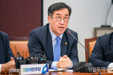 맹성규 굴업도 해상 풍황계측기 설치, 어민 조업권 침해