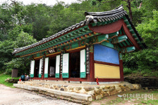 [인천 섬 기행] 강화도 전등사 삼성각과 철종(鐵鍾)