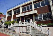 [개항장 일대 기행] 청국영사관지에 세운 화교중산학교와 회의청