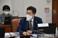 박찬대, 김인철, 총장 시 1억 사외이사 셀프 겸직허가 의혹