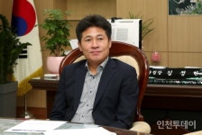 김정헌 중구청장 인천공항 자기부상철도 운행 재개해야