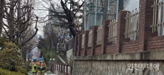 인천 미추홀구 정석항고 인근 성광교회 화재 초진 [속보]