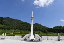 [오늘의 역사] 11사단, 박산골에서 거창 양민 517명 학살