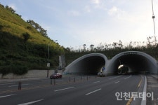 [오늘의 인천소사] 원적산 관통도로 개통