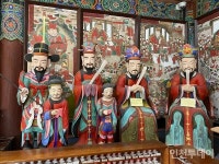 [보물] 강화 전등사 목조지장보살삼존상 및 시왕상 일괄