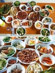 부산 금정산성 산행 후 든든한 보양식 한 그릇… 성씨별장집 맛집 추천