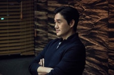 영화 돈, 작전 설계자 변신한 유지태 캐릭터 스틸 공개