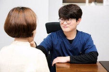 [칼럼] 가슴성형…수술 전 전문의와 상담이 필수