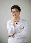 [칼럼] 상안검과 하안검 수술 전, 수술 기구 소독에 따라 환자의 안전이 달라져
