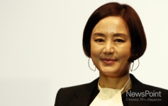 [Gestalt] 한국영화 100년 기념사업 기자회견 포토타임 장미희 공동위원장