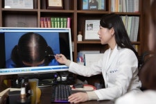 [칼럼] 탈모 치료 병원에서 전하는 급격한 다이어트로 생긴 여성탈모 극복 방법