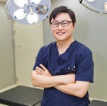 [칼럼] 늘어나는 다크서클재수술, 성형외과 눈밑수술로 개선할 수 있어