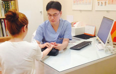 [칼럼] 외모콤플렉스 유발 여드름흉터, 흉터재생을 위한 치료 요구돼