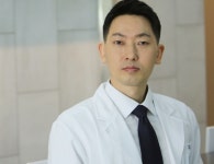 [칼럼] 깊게 패인 눈꺼풀 고민은 젊고 생기 있게 눈꺼풀꺼짐 필러로 해결