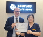 루르드성모의원, 피부과 필러 시술병원 감사패 수상