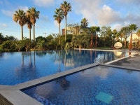 유네스코가 지정한 천연 보호 구역 범섬이 한눈에 보이는 더 그랜드 섬오름