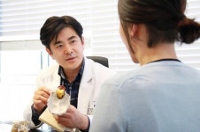 현대인의 만성 소화불량..체질 및 생활 습관 개선, 바른 자세가 관건