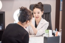 건조한 날씨에 미세먼지까지, 피부관리 위한 의료적 선택은?