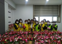 시흥시 정왕본동, 효드림 카네이션 꽃바구니 만들기 행사 개최