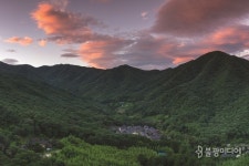 [명당] 불법승 깃발 세우고 땅의 인연까지 갖추다